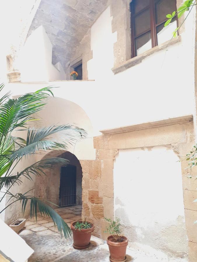 "Guttuso Tribute Suite" Experience Apartment Palermo Buitenkant foto